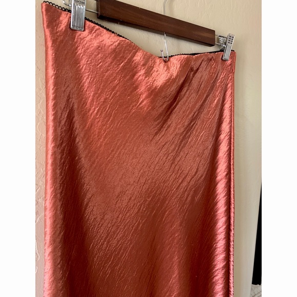 BOOT BARN COPPER MIDI SHINY SKIRT - Picture 4 of 6
